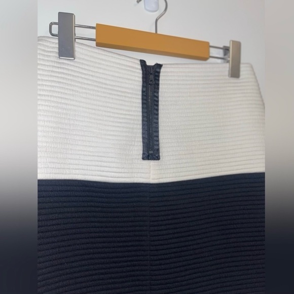 ALICE+OLIVIA Lennon Lamb Leather Ottoman Stitch preppy academia Skirt Size 2 - Picture 7 of 9